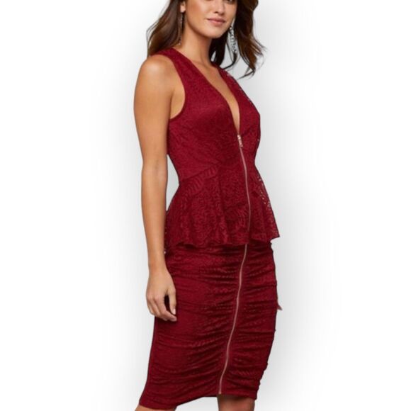 Bebe Slinky Lace Peplum Zipper Ruched Dress Plunging Neckline Size Small - Picture 1 of 6
